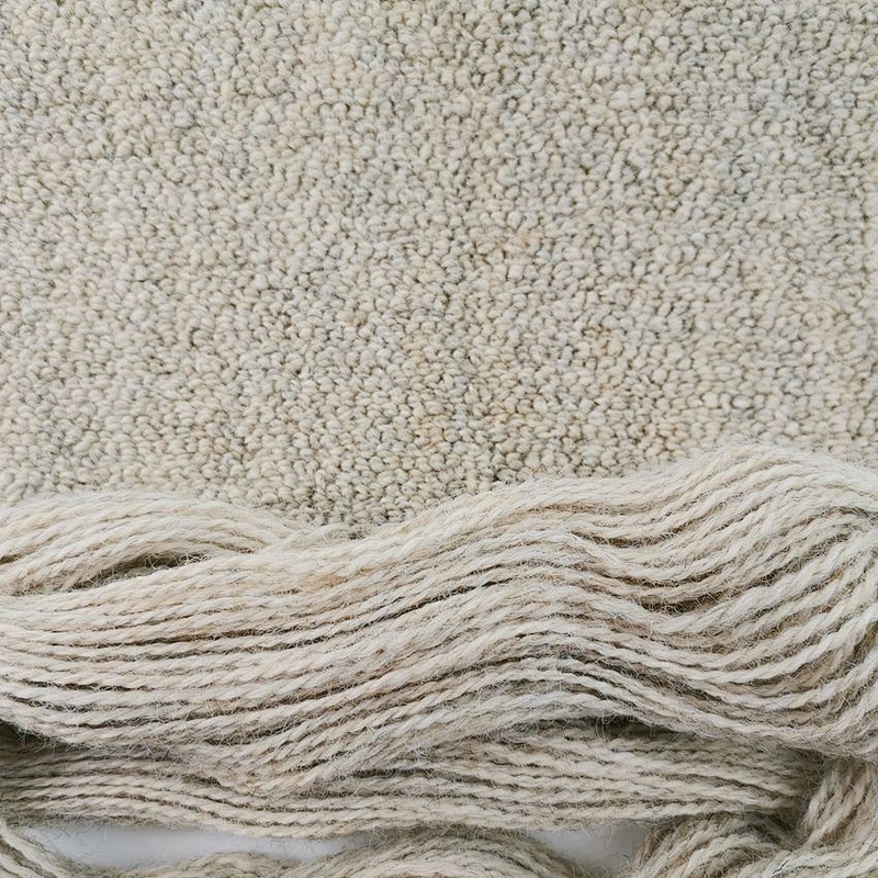 Semi worsted wool polyester yarn for tufting carpet